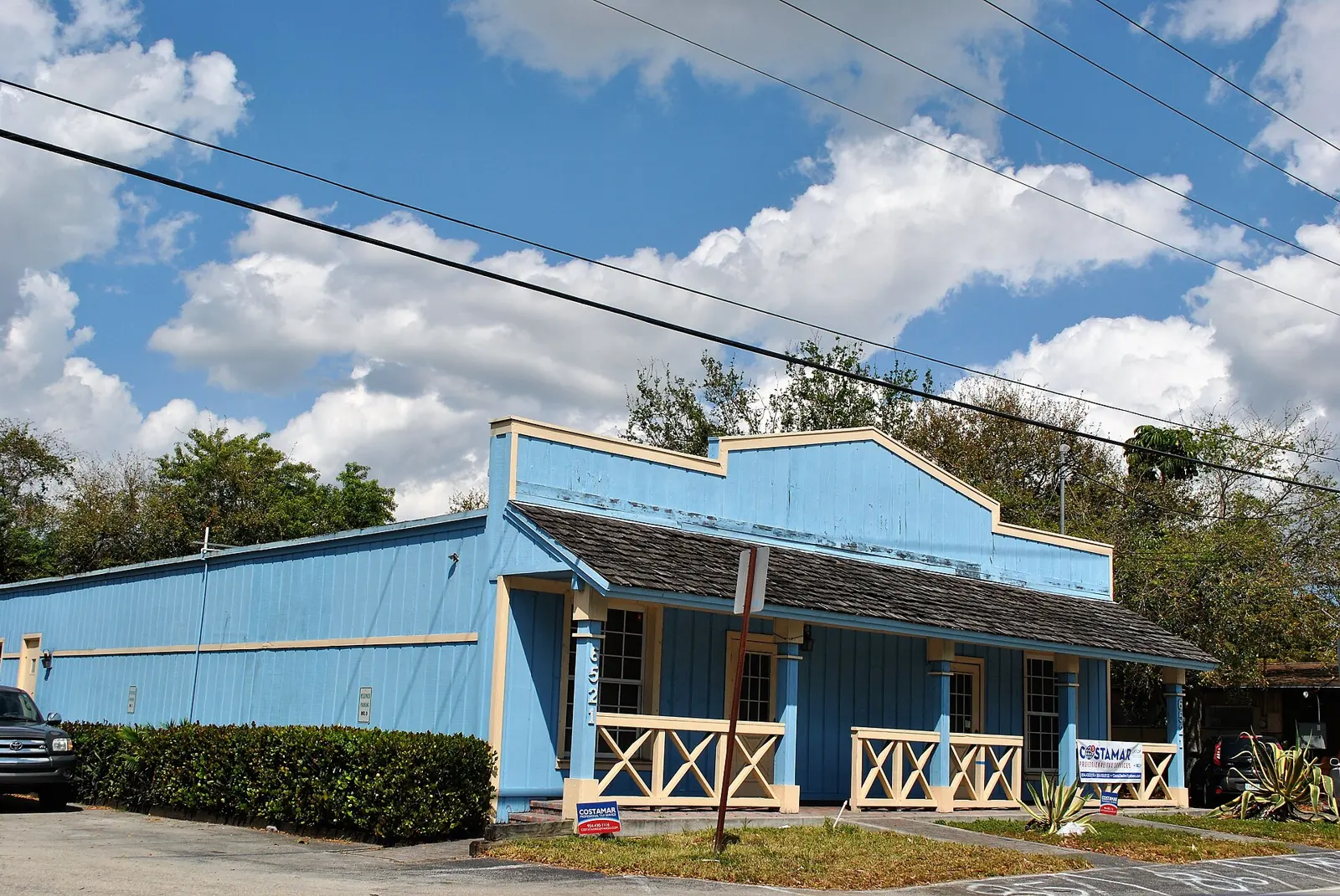 A Western-style storefront in Davie.
